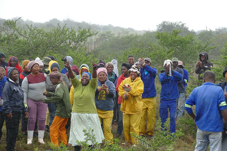fieldworkers singing